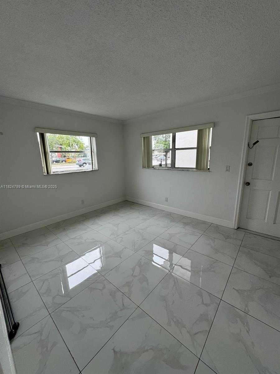 Small Image of 4933 HOLLYWOOD BLVD #105, Hollywood Number 12