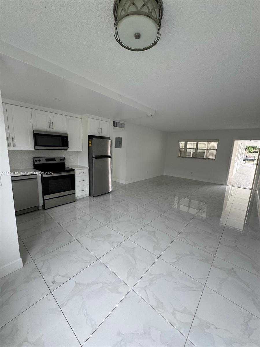 Small Image of 4933 HOLLYWOOD BLVD #105, Hollywood Number 4