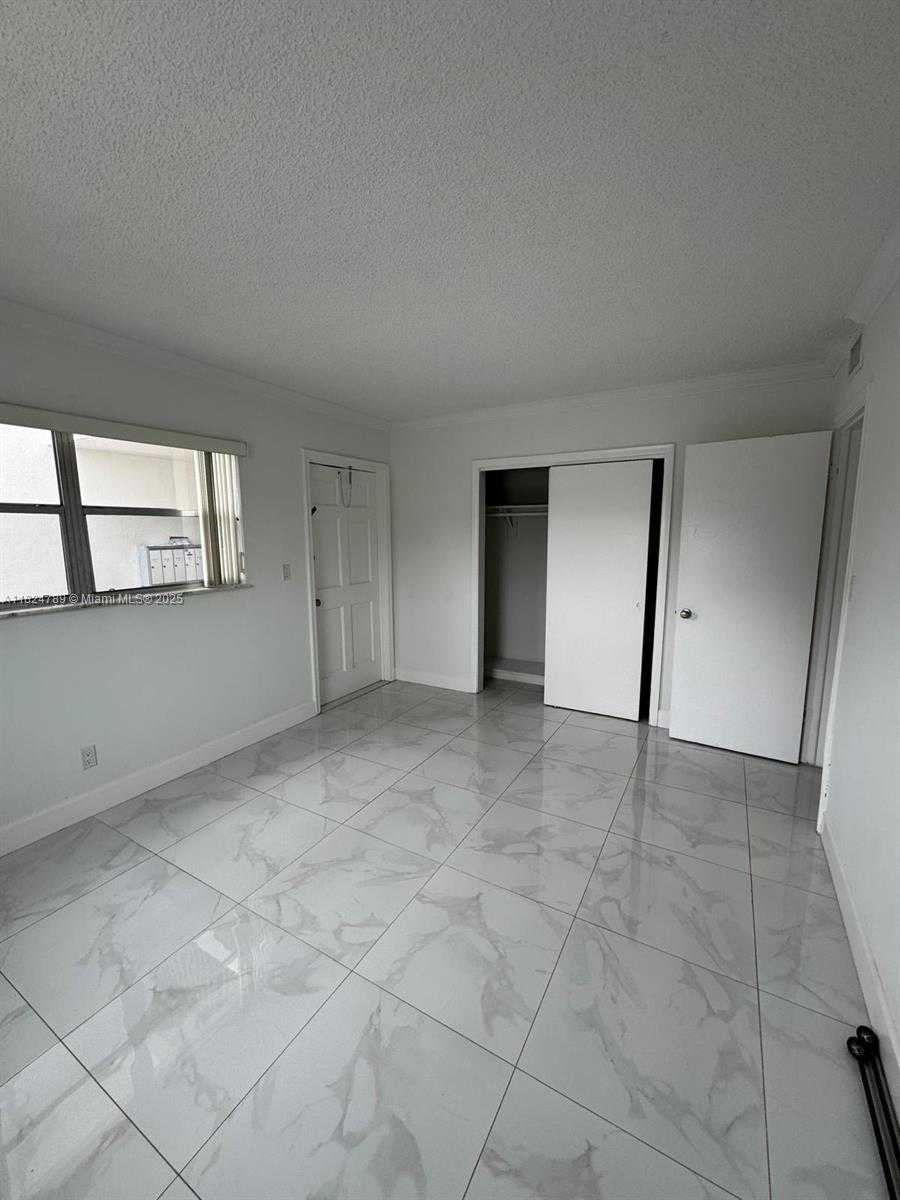 Small Image of 4933 HOLLYWOOD BLVD #105, Hollywood Number 5