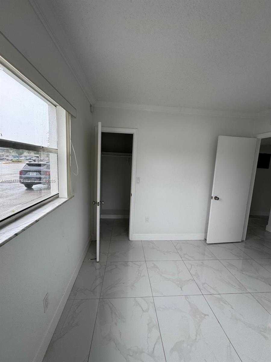 Small Image of 4933 HOLLYWOOD BLVD #105, Hollywood Number 9