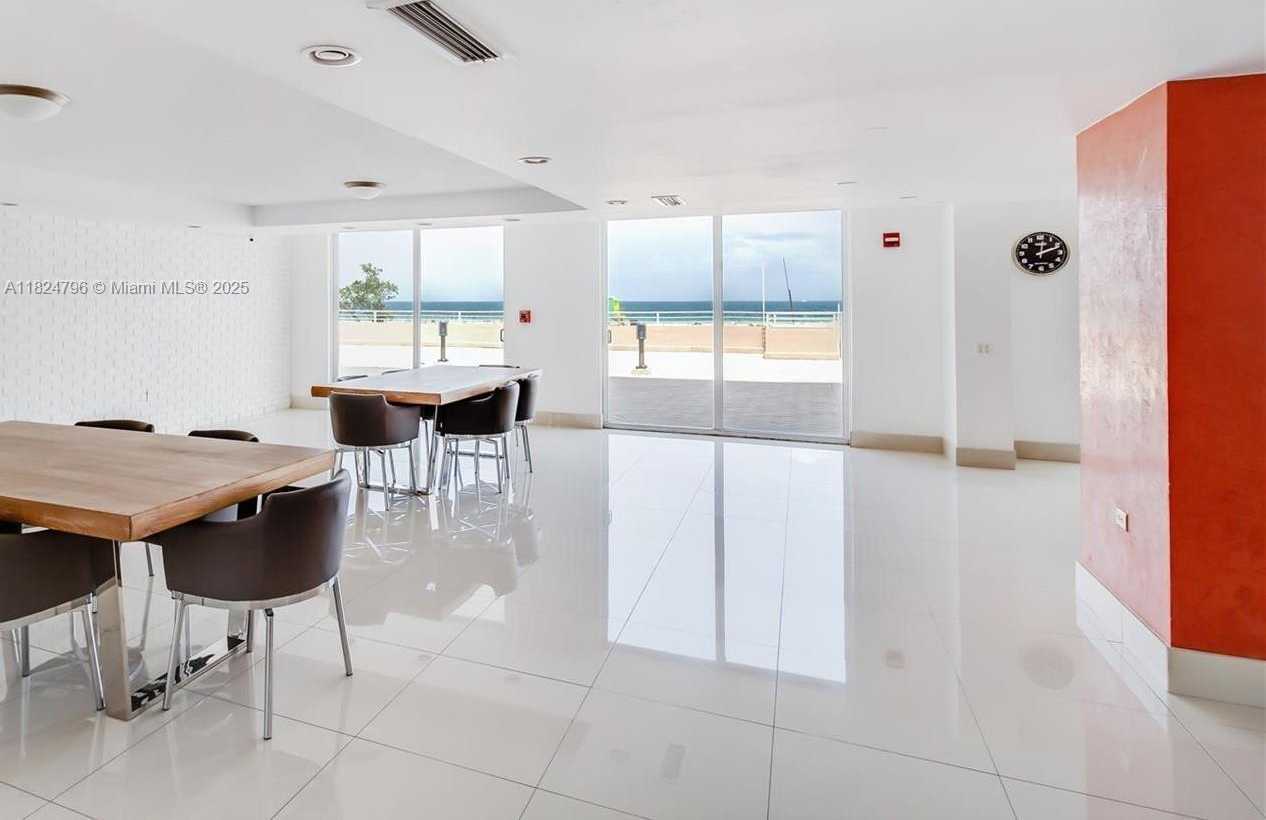 Small Image of 345 OCEAN DR #602, Miami Beach Number 18