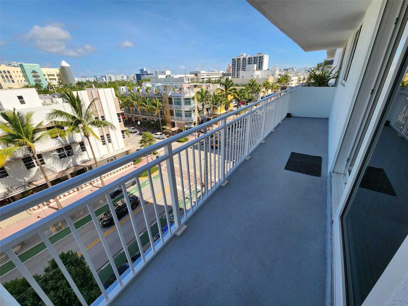 Small Image of 345 OCEAN DR #602, Miami Beach Number 9
