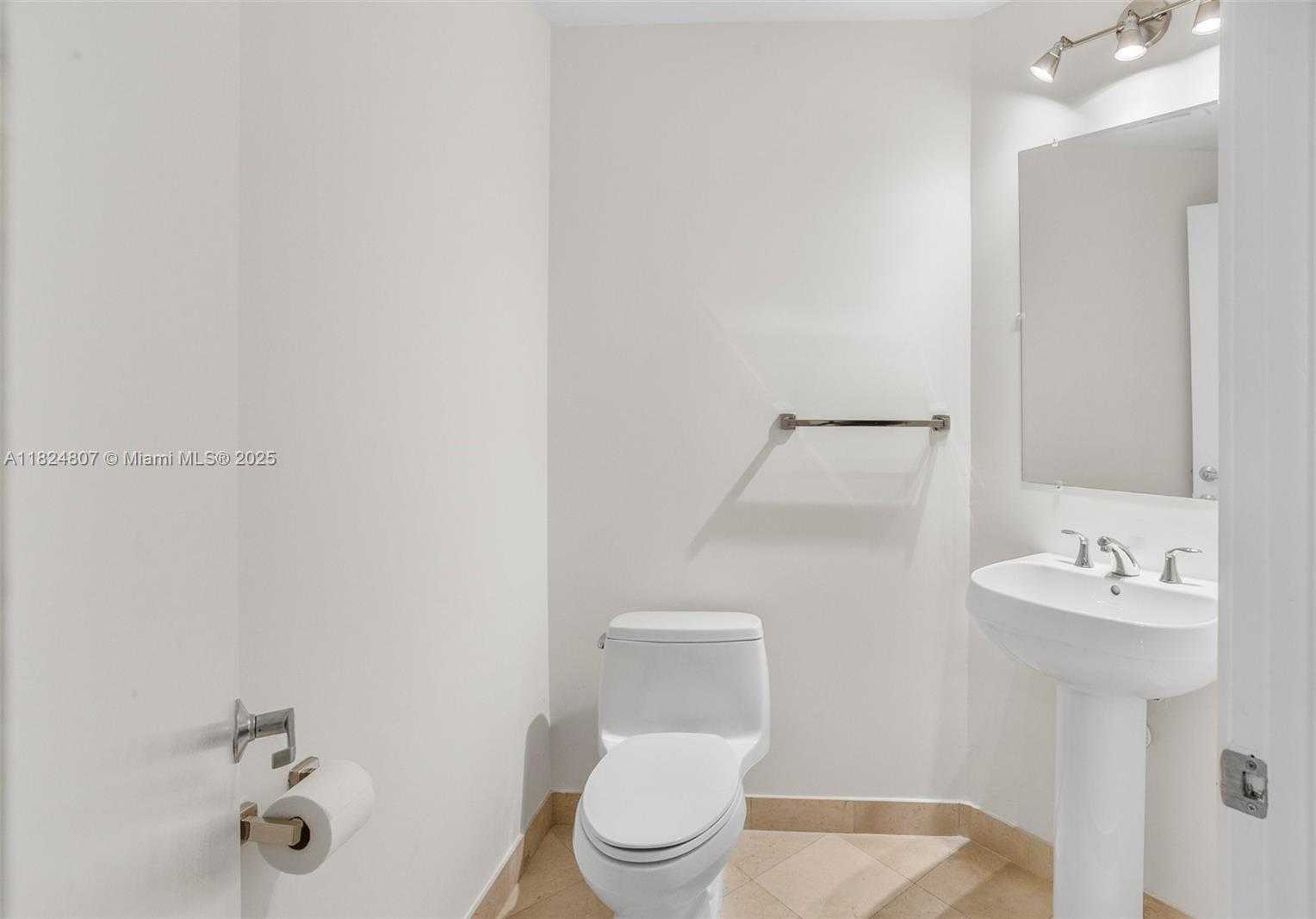 Small Image of 1060 BRICKELL AVE #4001, Miami Number 23