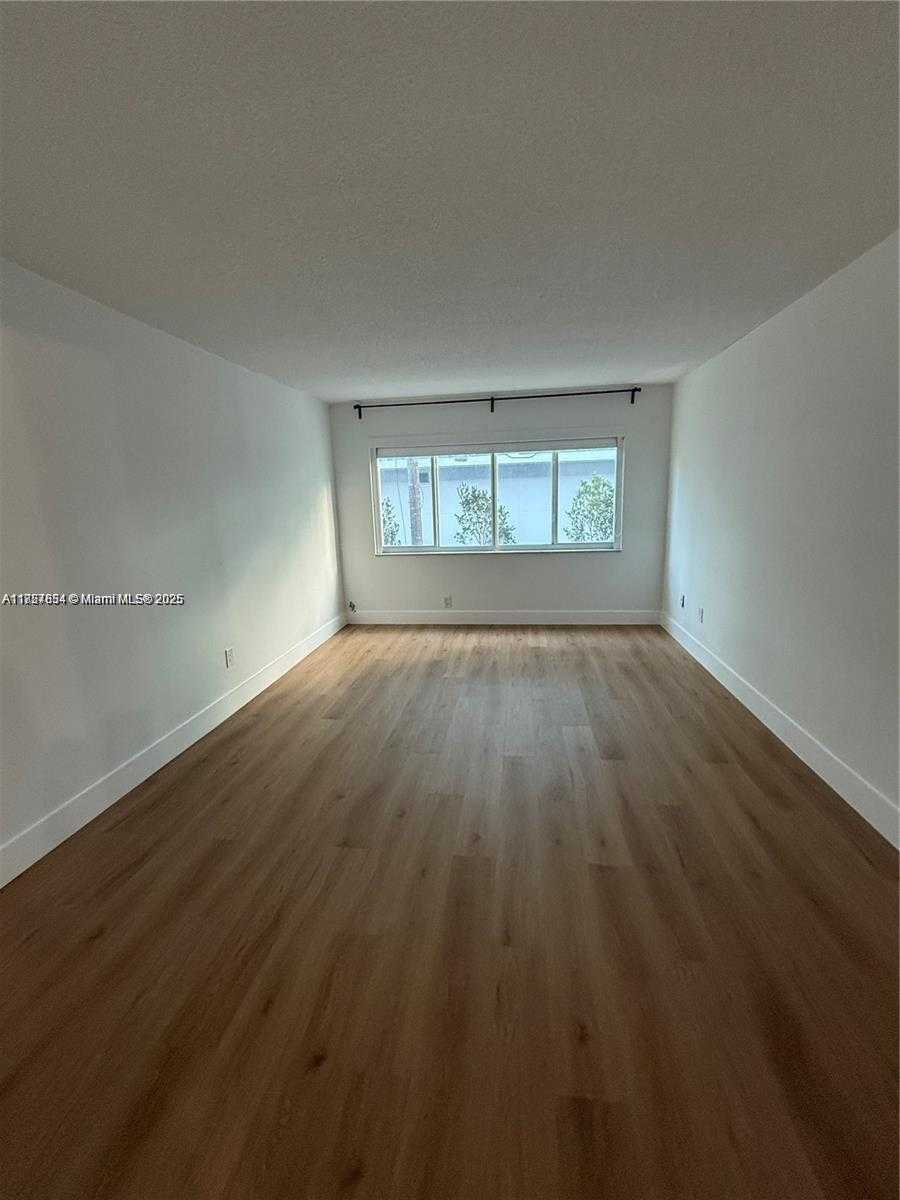 Small Image of 9971 WEST BAY HARBOR DR #205, Bay Harbor Islands Number 4
