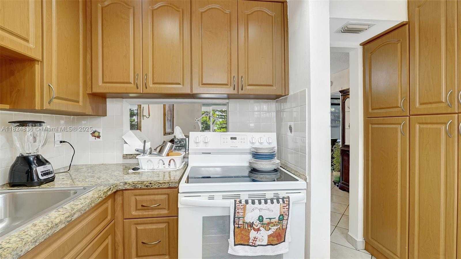 Small Image of 2905 POINT EAST DR #L208, Aventura Number 22