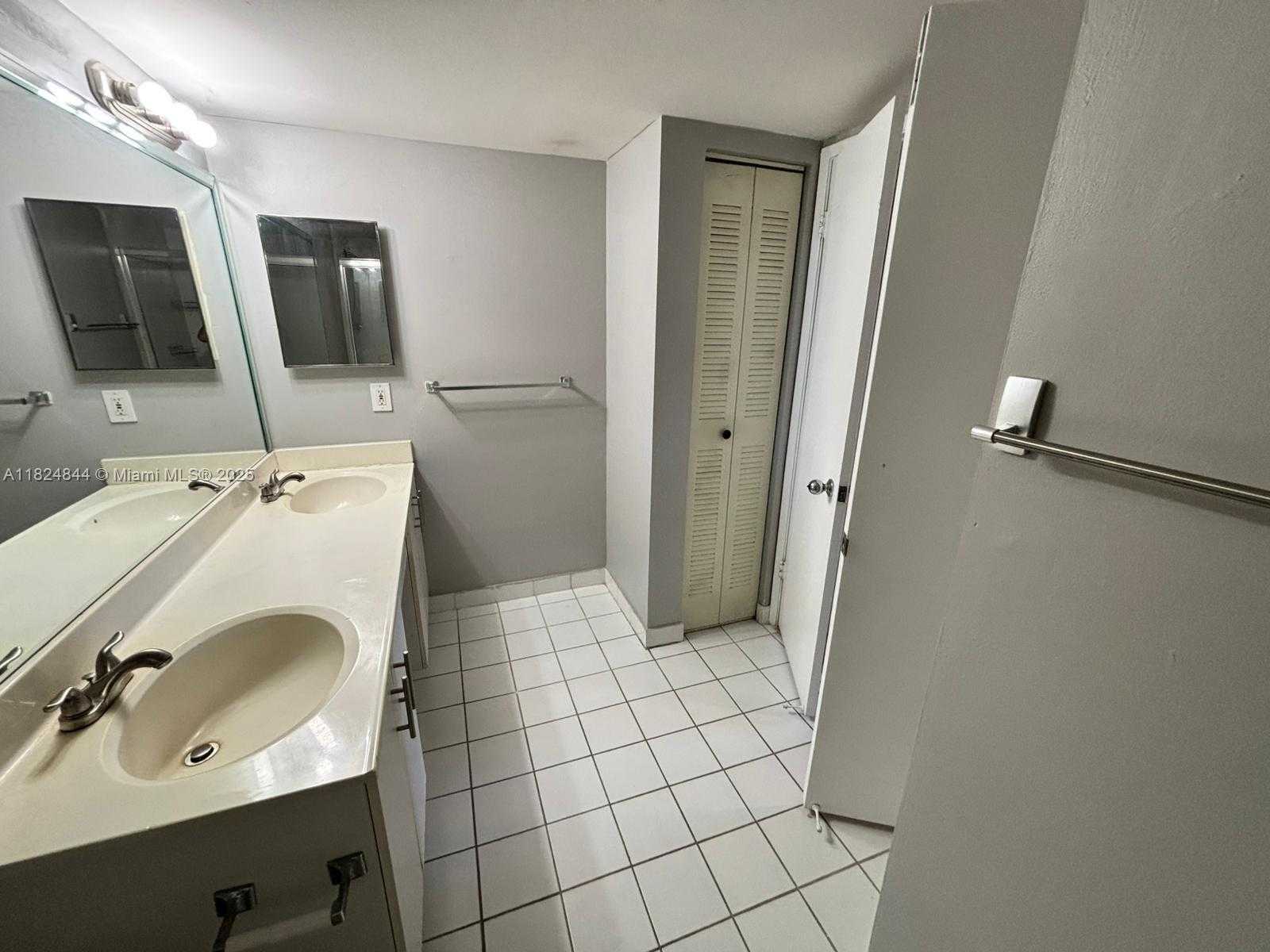 Small Image of 3300 NORTH EAST 191ST ST #1915, Aventura Number 12
