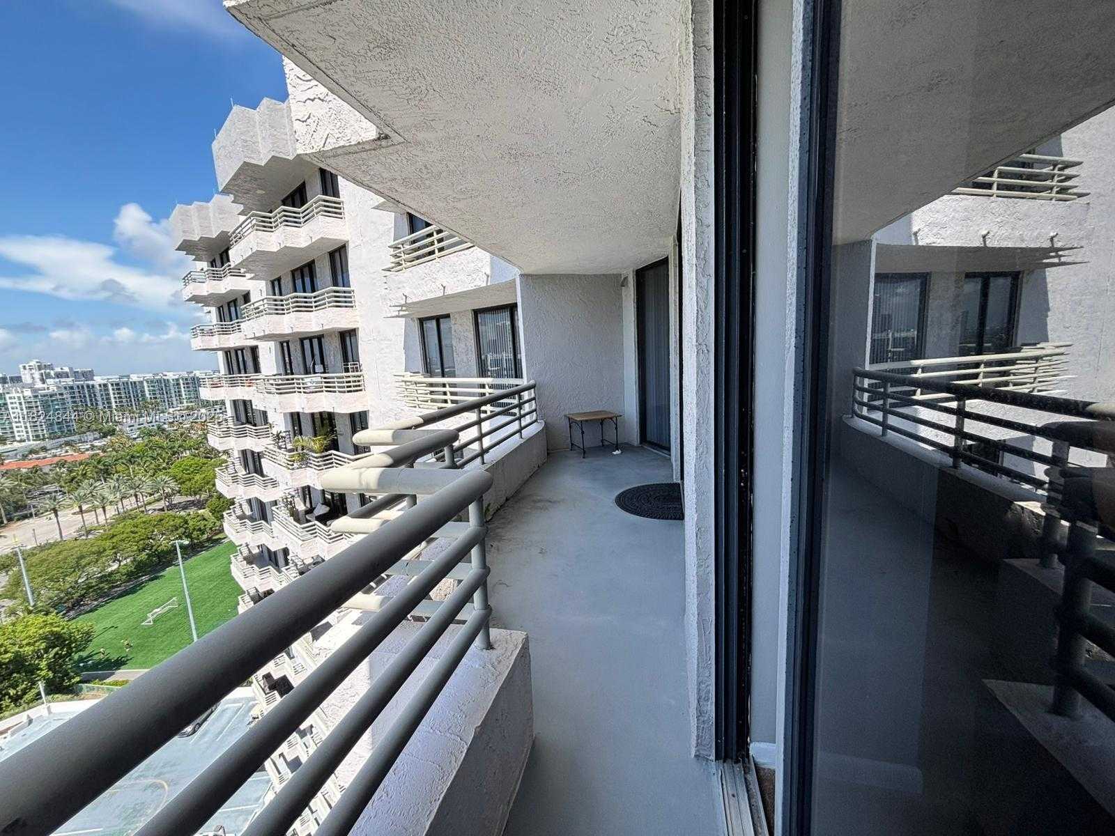 Small Image of 3300 NORTH EAST 191ST ST #1915, Aventura Number 4