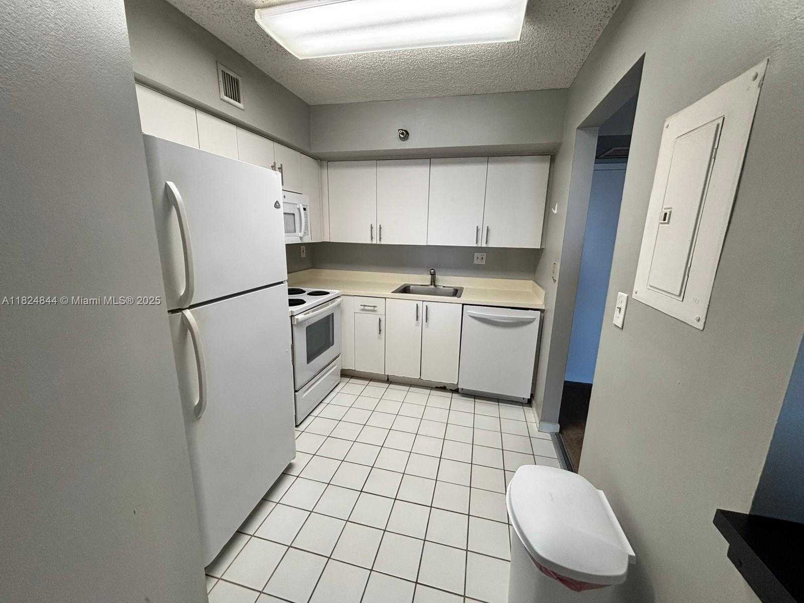 Small Image of 3300 NORTH EAST 191ST ST #1915, Aventura Number 6