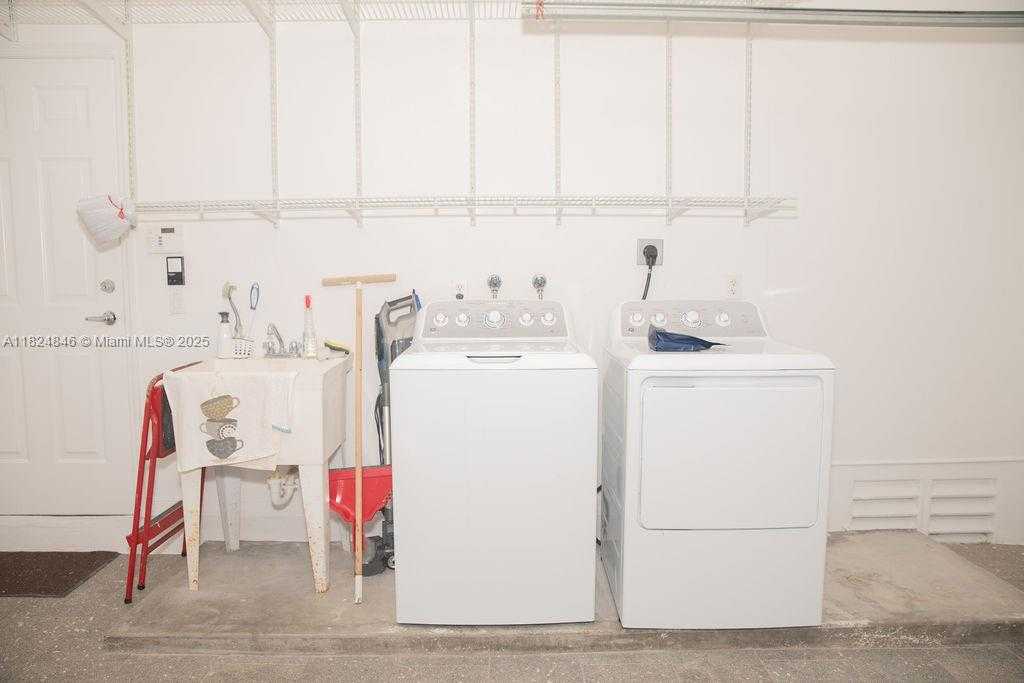 Small Image of 8464 SOUTH WEST 138TH ST, Palmetto Bay Number 59