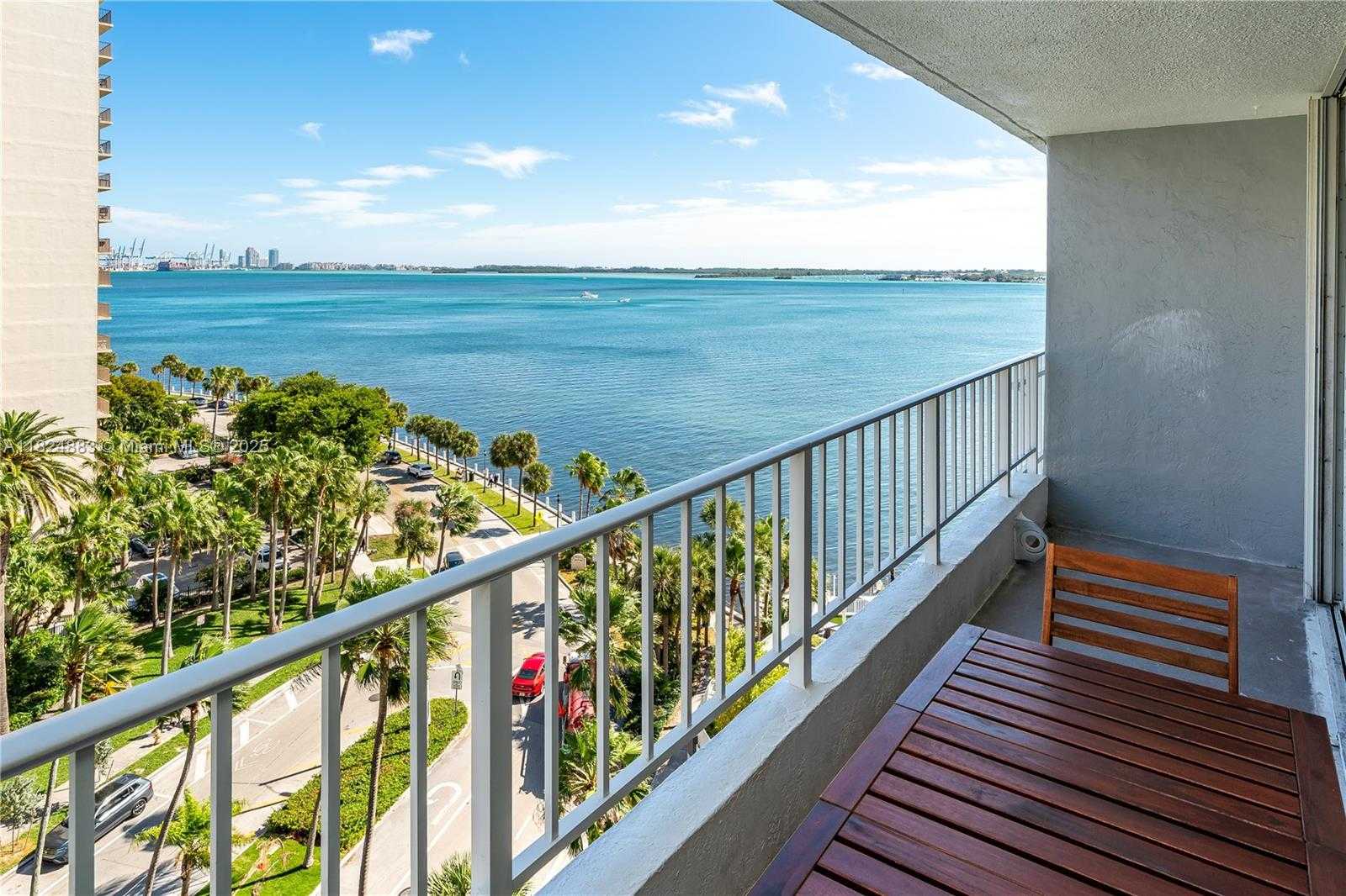 Small Image of 200 SW 15th Rd, Miami, FL 33129, USA Number 2