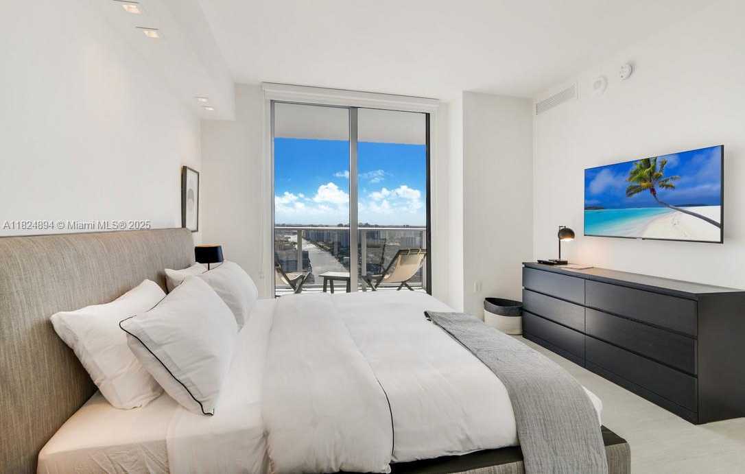 Small Image of 4010 SOUTH OCEAN DR #T3708, Hollywood Number 11