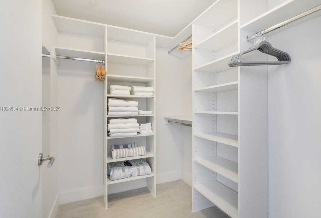 Small Image of 4010 SOUTH OCEAN DR #T3708, Hollywood Number 19