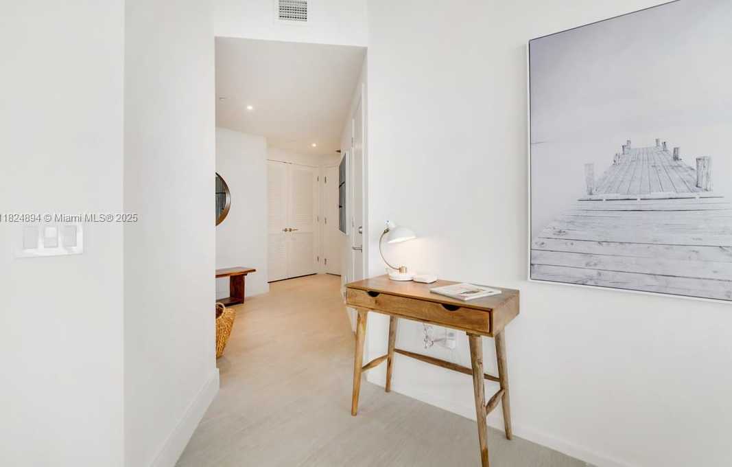 Small Image of 4010 SOUTH OCEAN DR #T3708, Hollywood Number 6