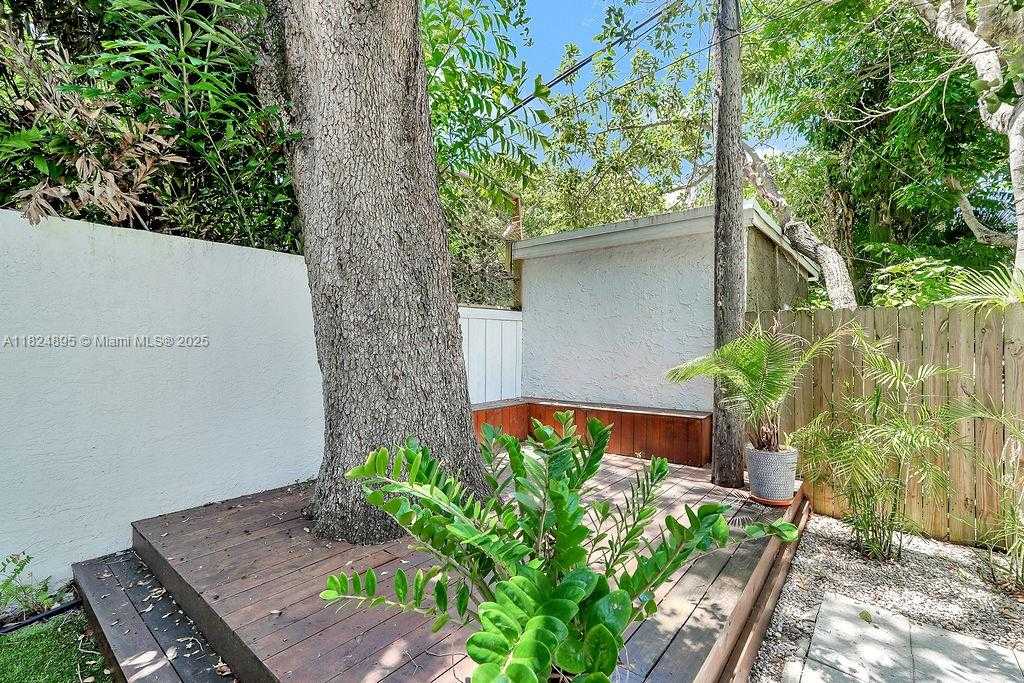 Small Image of 150 NORTH EAST 50 #A, Miami Number 28