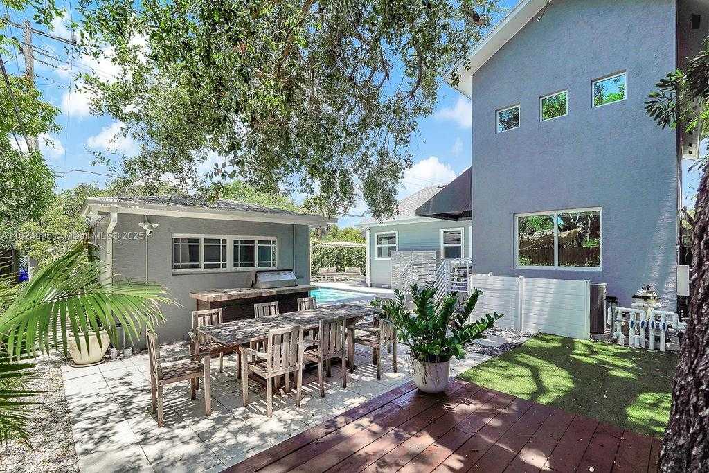 Small Image of 150 NORTH EAST 50 #A, Miami Number 30