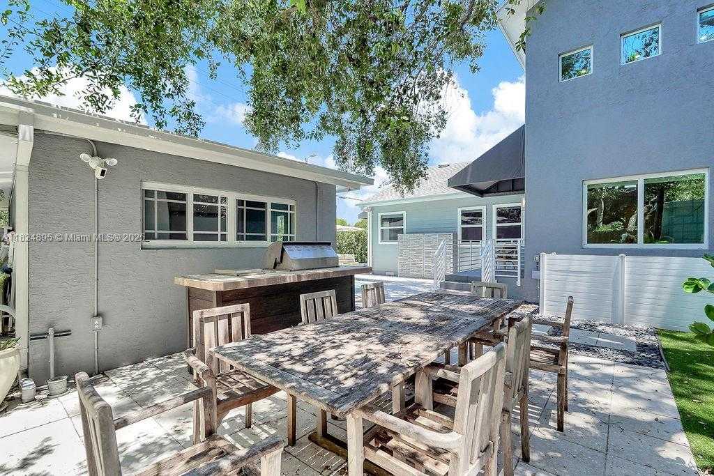 Small Image of 150 NORTH EAST 50 #A, Miami Number 31