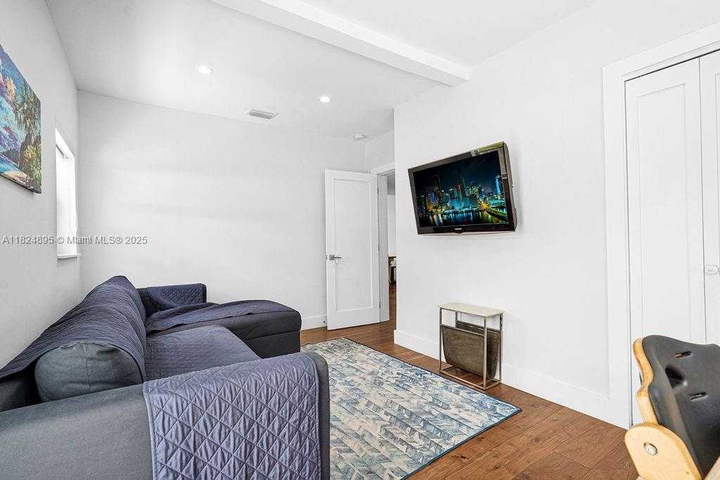 Small Image of 150 NORTH EAST 50 #A, Miami Number 67