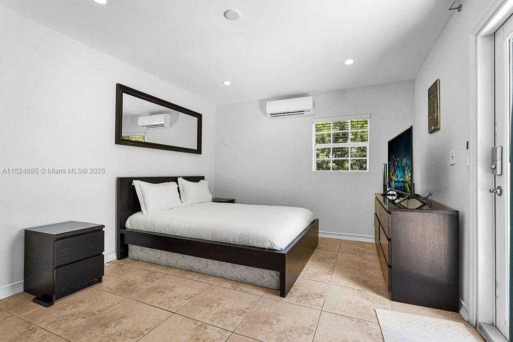 Small Image of 150 NORTH EAST 50 #A, Miami Number 79