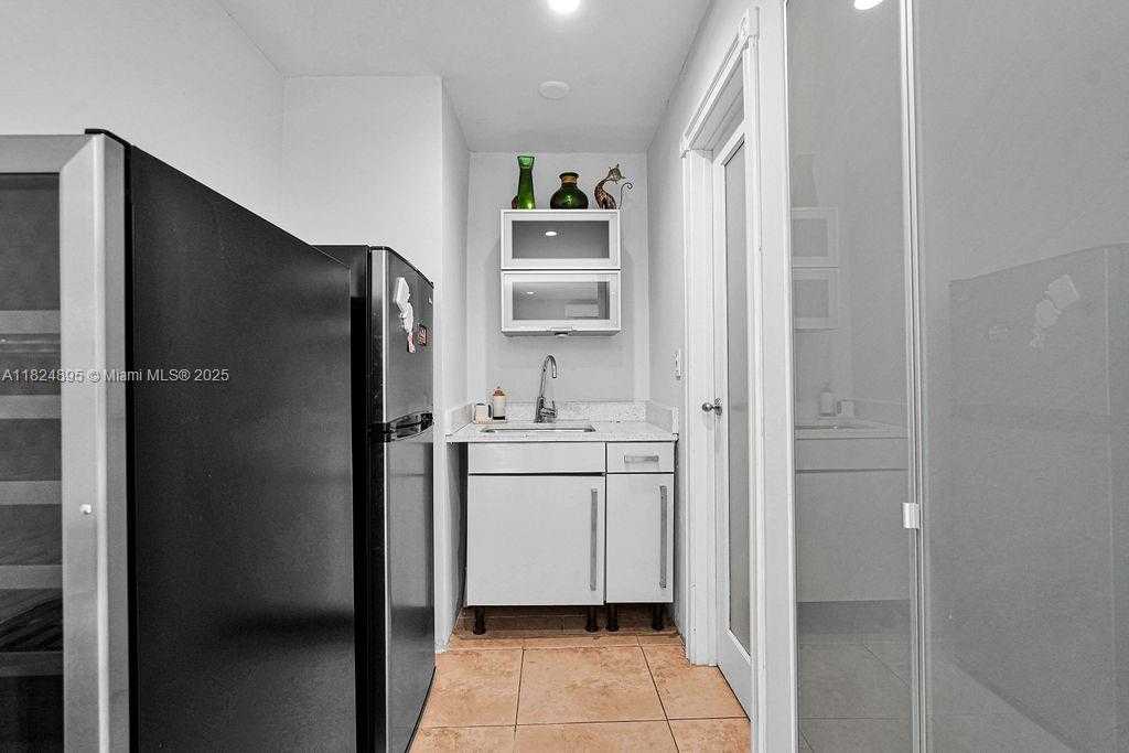 Small Image of 150 NORTH EAST 50 #A, Miami Number 81
