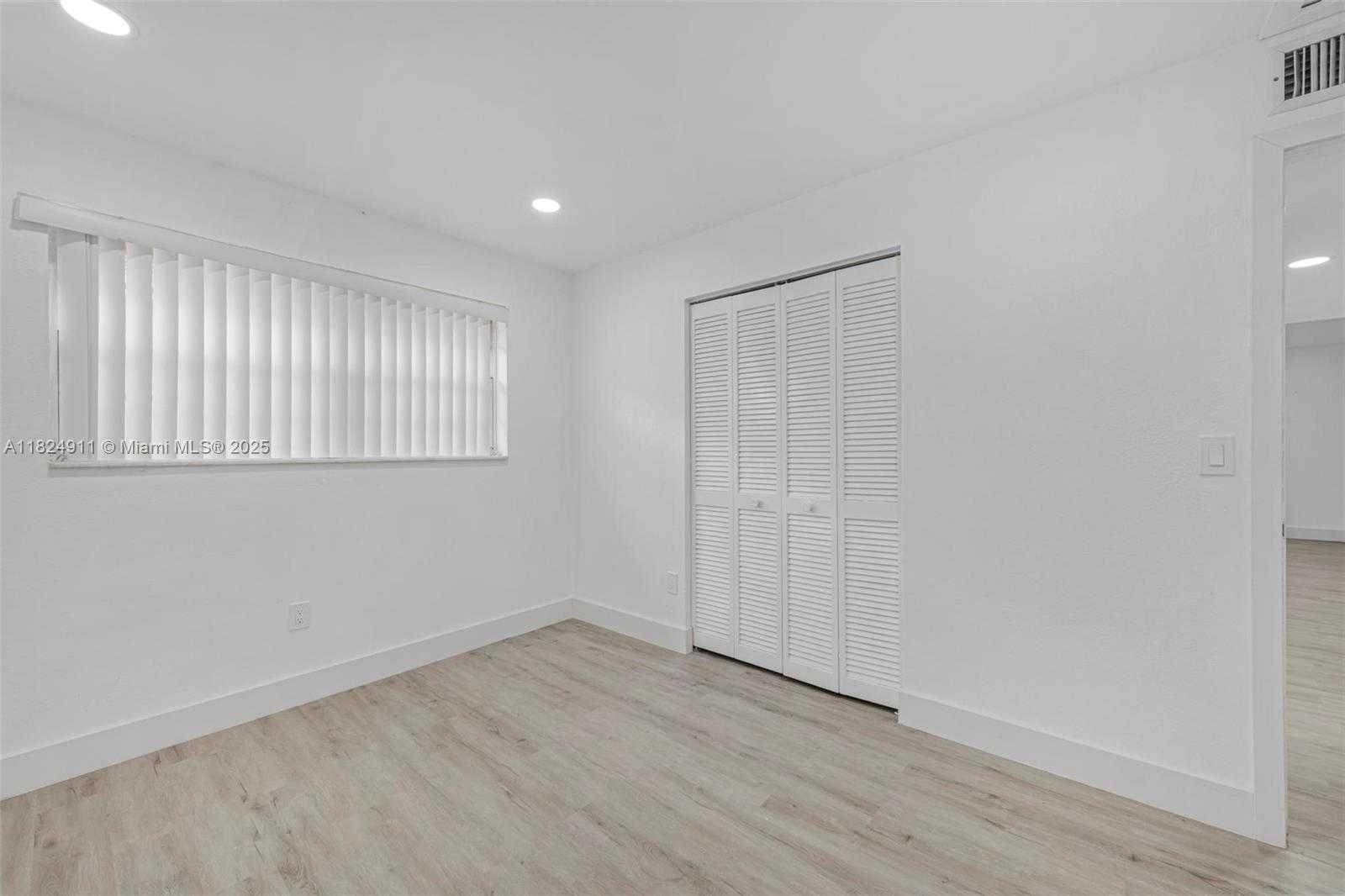 Small Image of 1356 PELICAN CT, Homestead Number 18