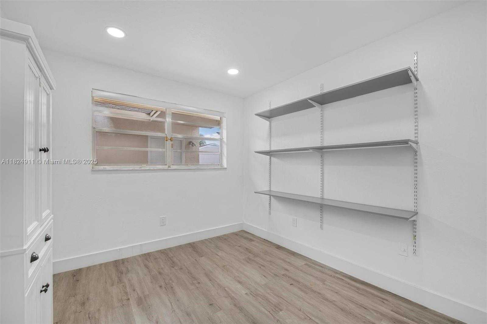 Small Image of 1356 PELICAN CT, Homestead Number 19