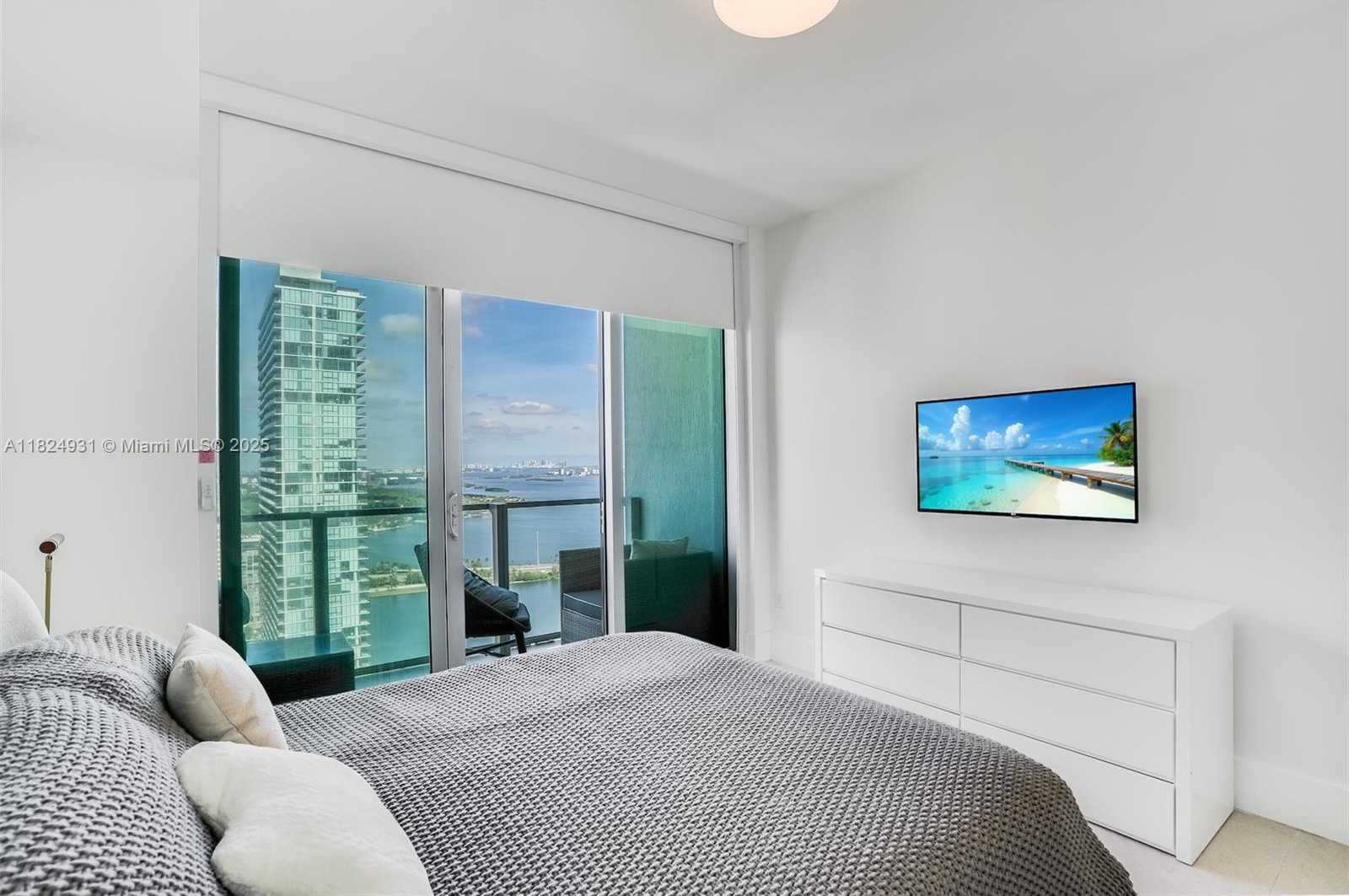 Small Image of 2900 NORTH EAST 7TH AVE #3702, Miami Number 23