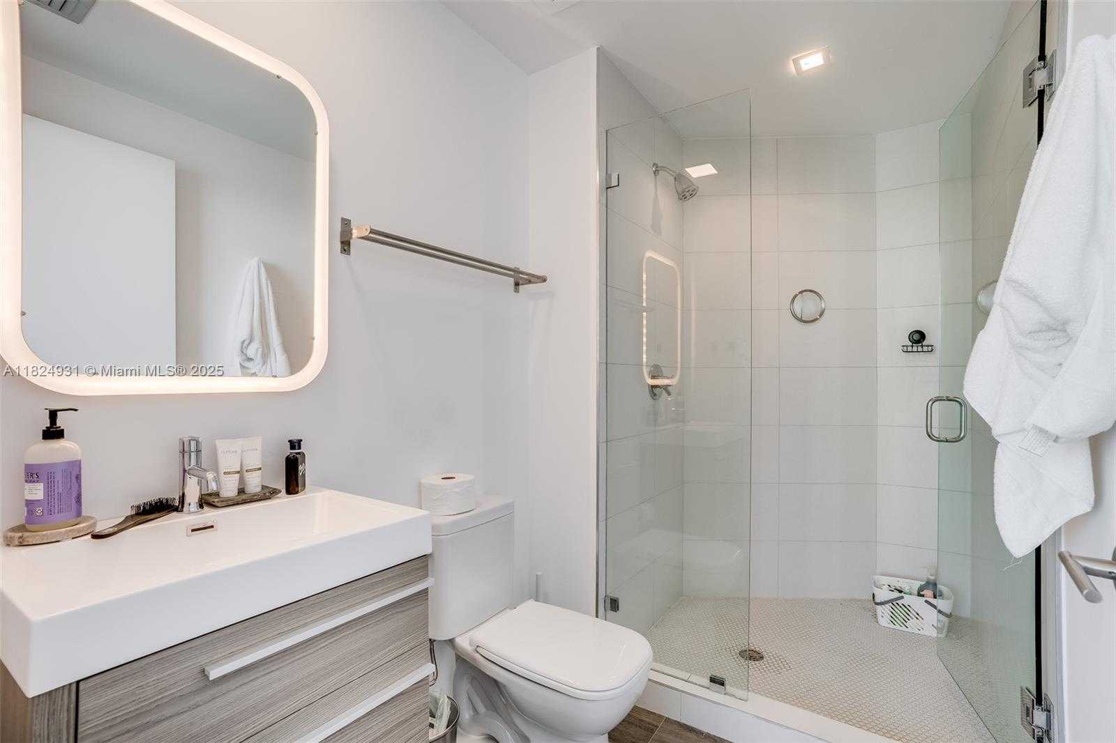Small Image of 2900 NORTH EAST 7TH AVE #3702, Miami Number 25