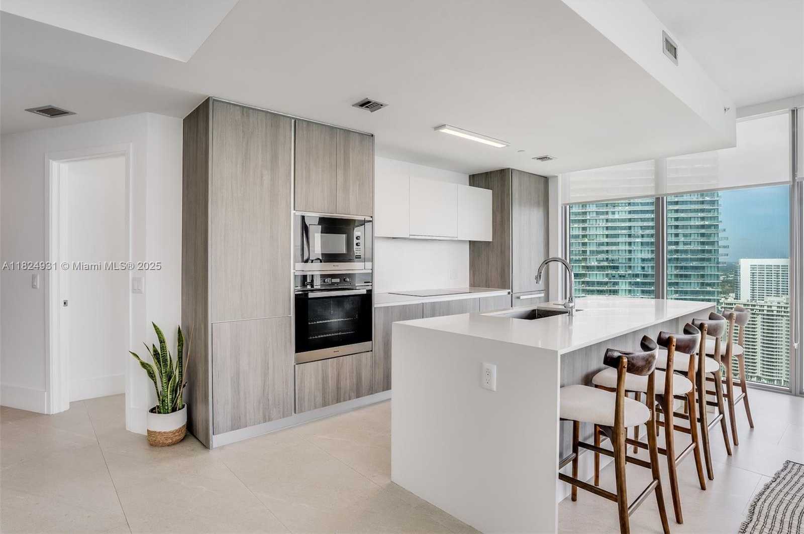 Small Image of 2900 NORTH EAST 7TH AVE #3702, Miami Number 3