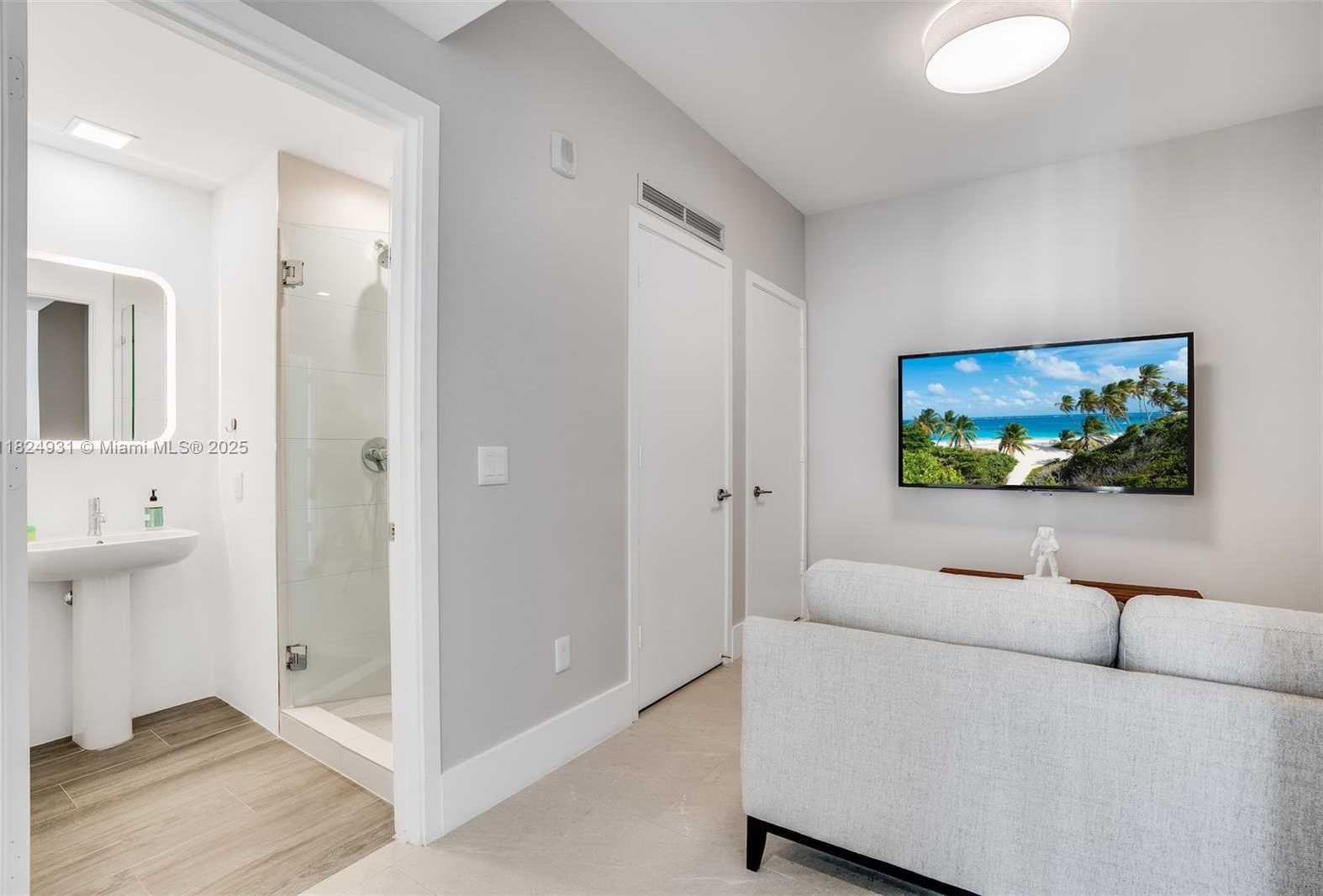 Small Image of 2900 NORTH EAST 7TH AVE #3702, Miami Number 33