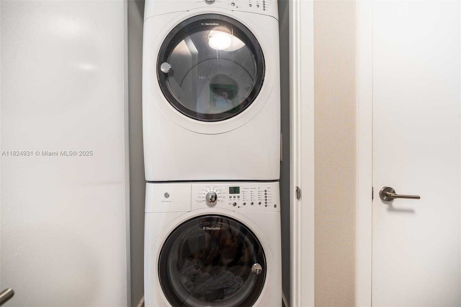 Small Image of 2900 NORTH EAST 7TH AVE #3702, Miami Number 35