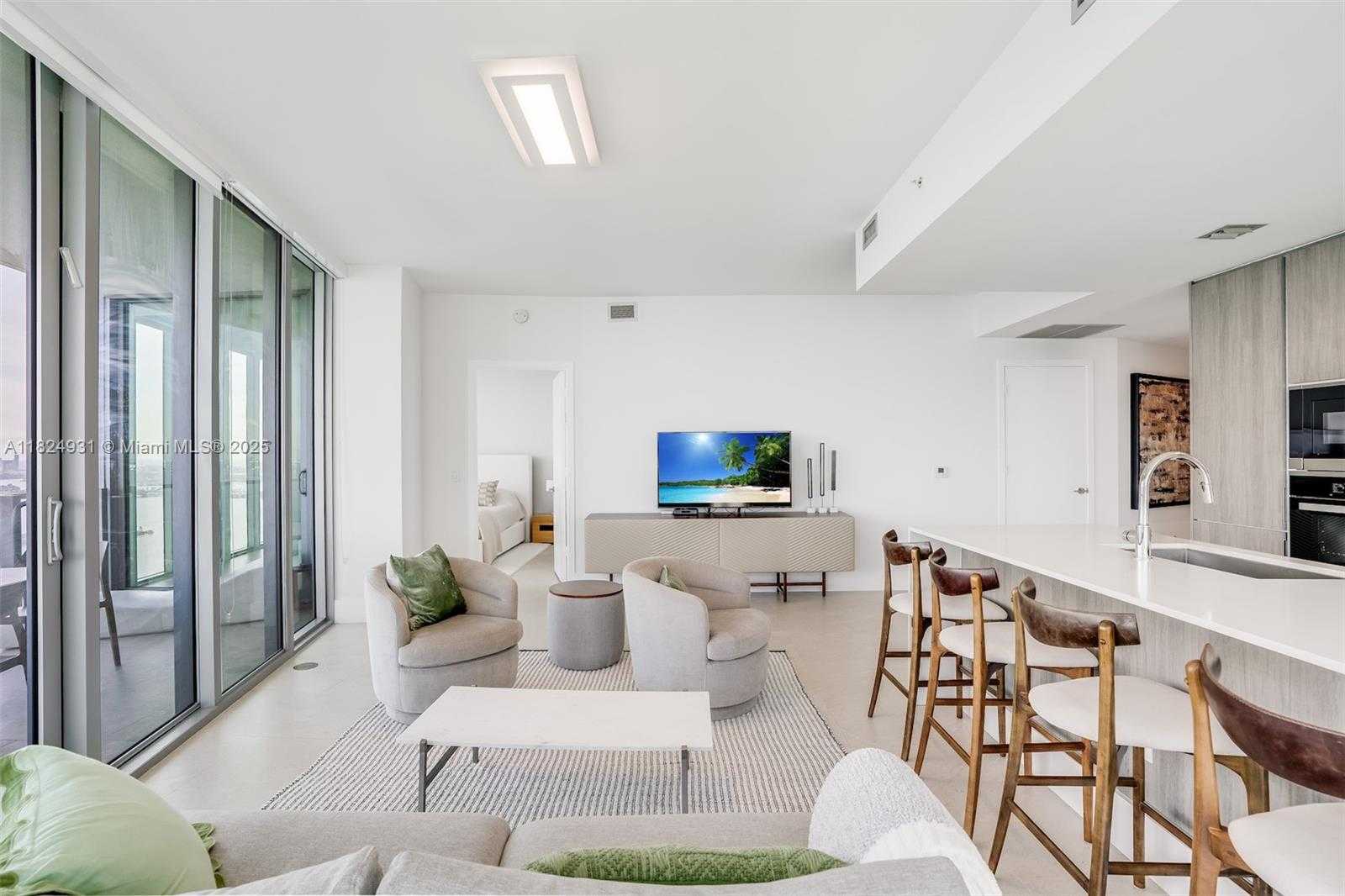 Small Image of 2900 NORTH EAST 7TH AVE #3702, Miami Number 8