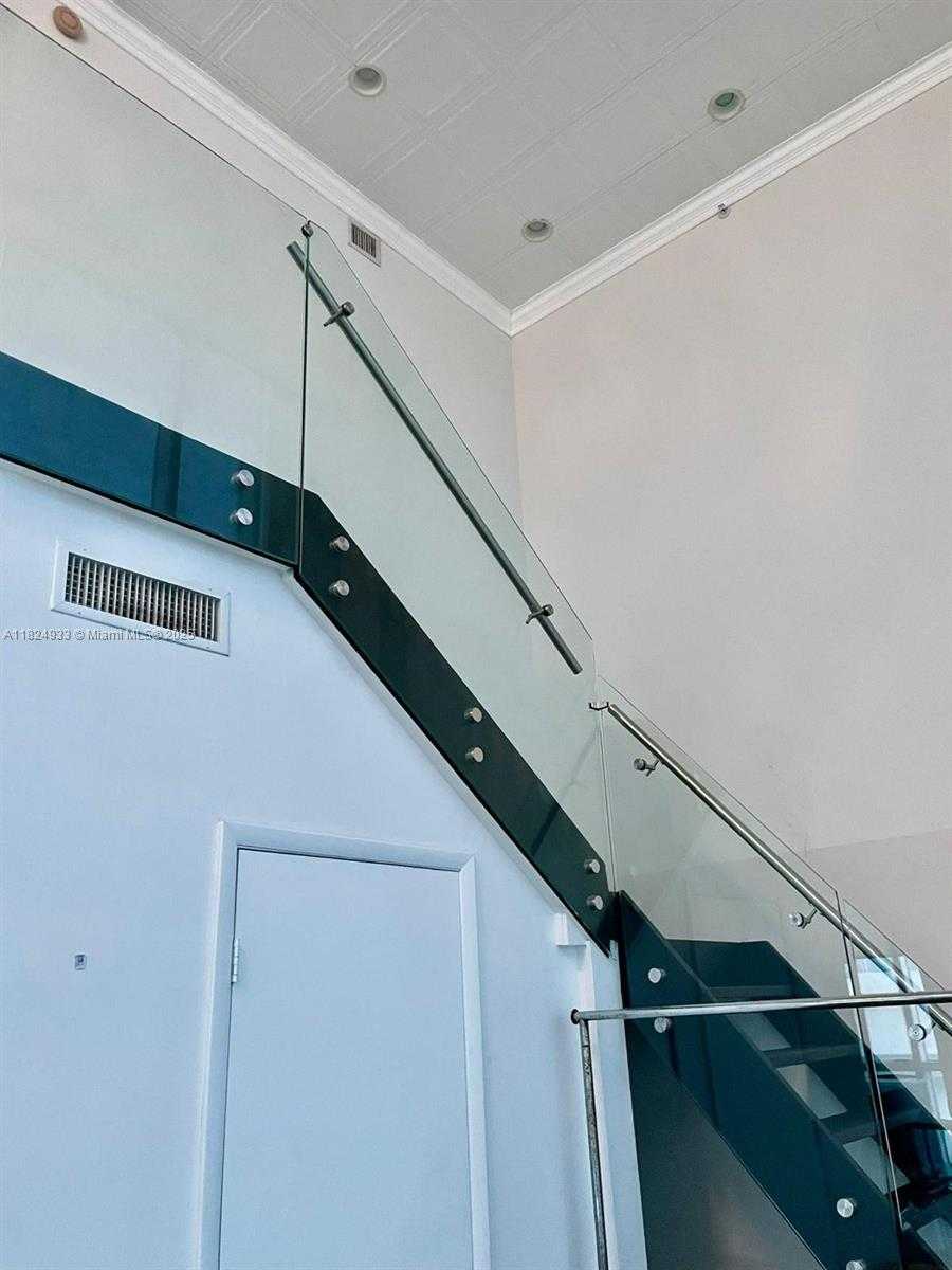 Small Image of 665 NORTH EAST 25 STREET #601, Miami Number 9