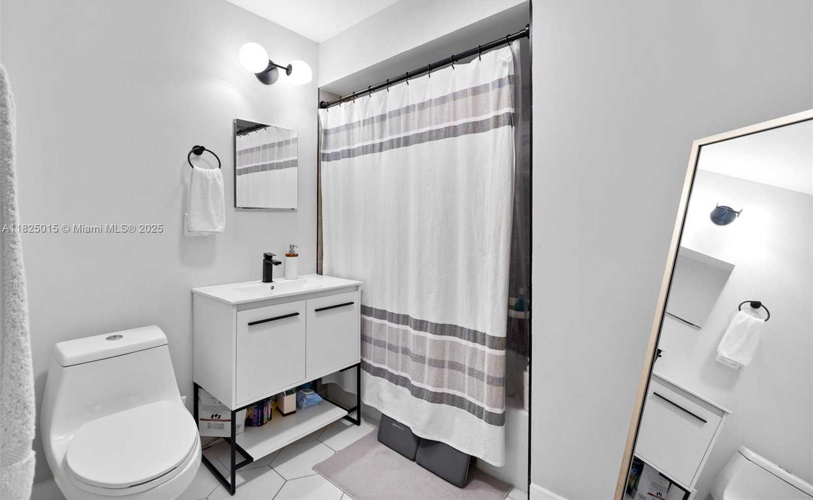 Small Image of 10650 NORTH EAST 11TH CT, Miami Shores Number 12