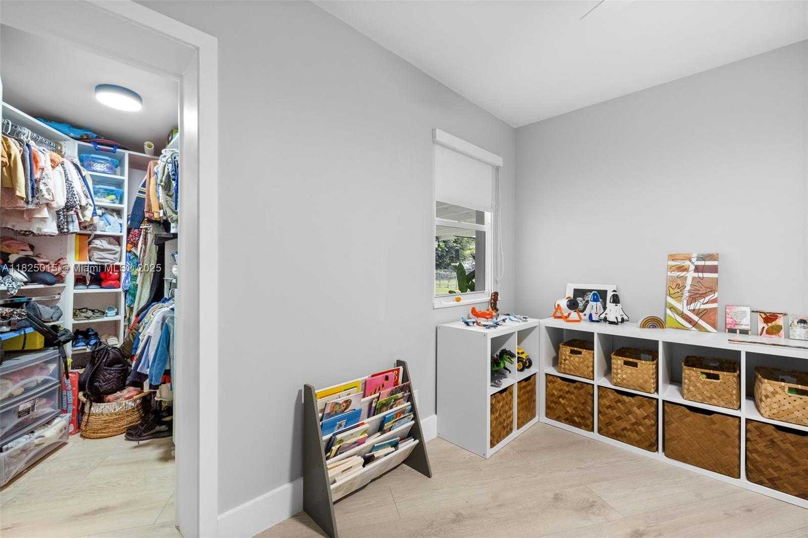 Small Image of 10650 NORTH EAST 11TH CT, Miami Shores Number 14