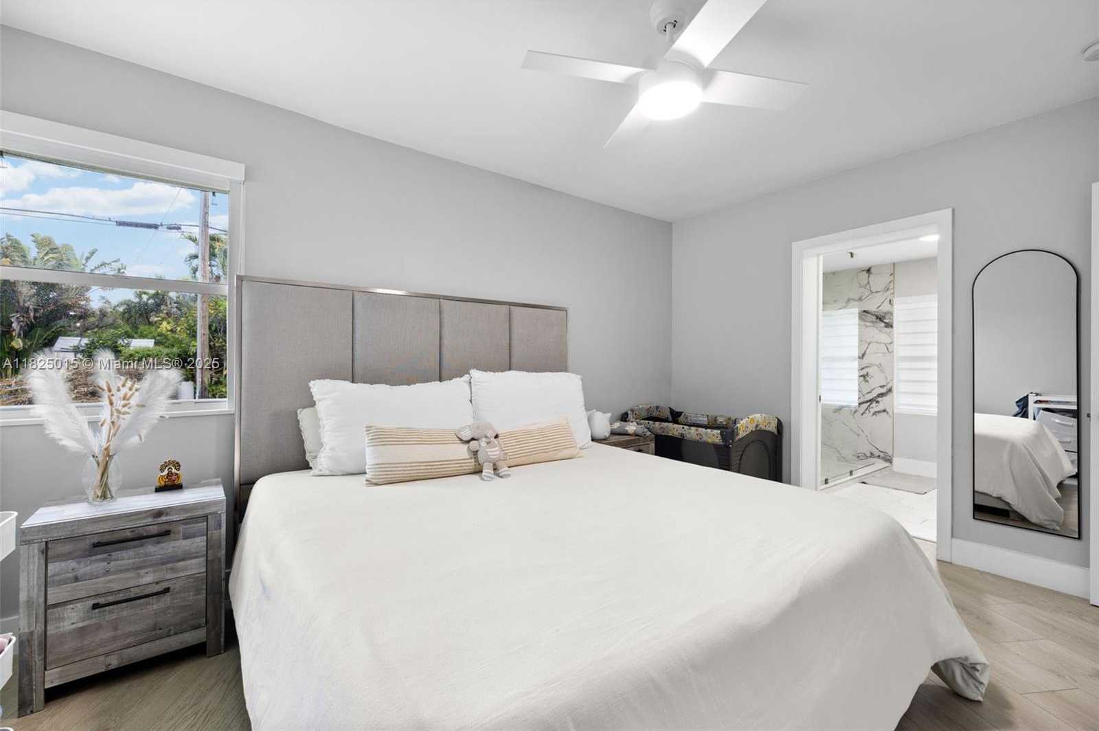 Small Image of 10650 NORTH EAST 11TH CT, Miami Shores Number 15