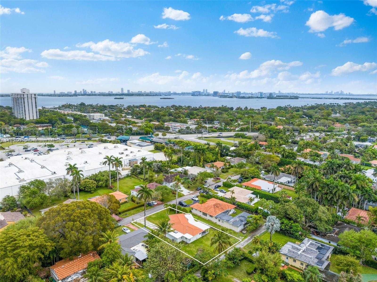 Small Image of 10650 NORTH EAST 11TH CT, Miami Shores Number 25