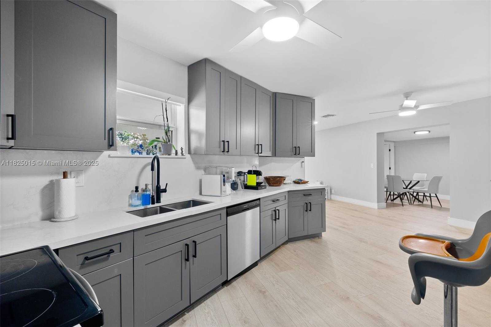 Small Image of 10650 NORTH EAST 11TH CT, Miami Shores Number 8