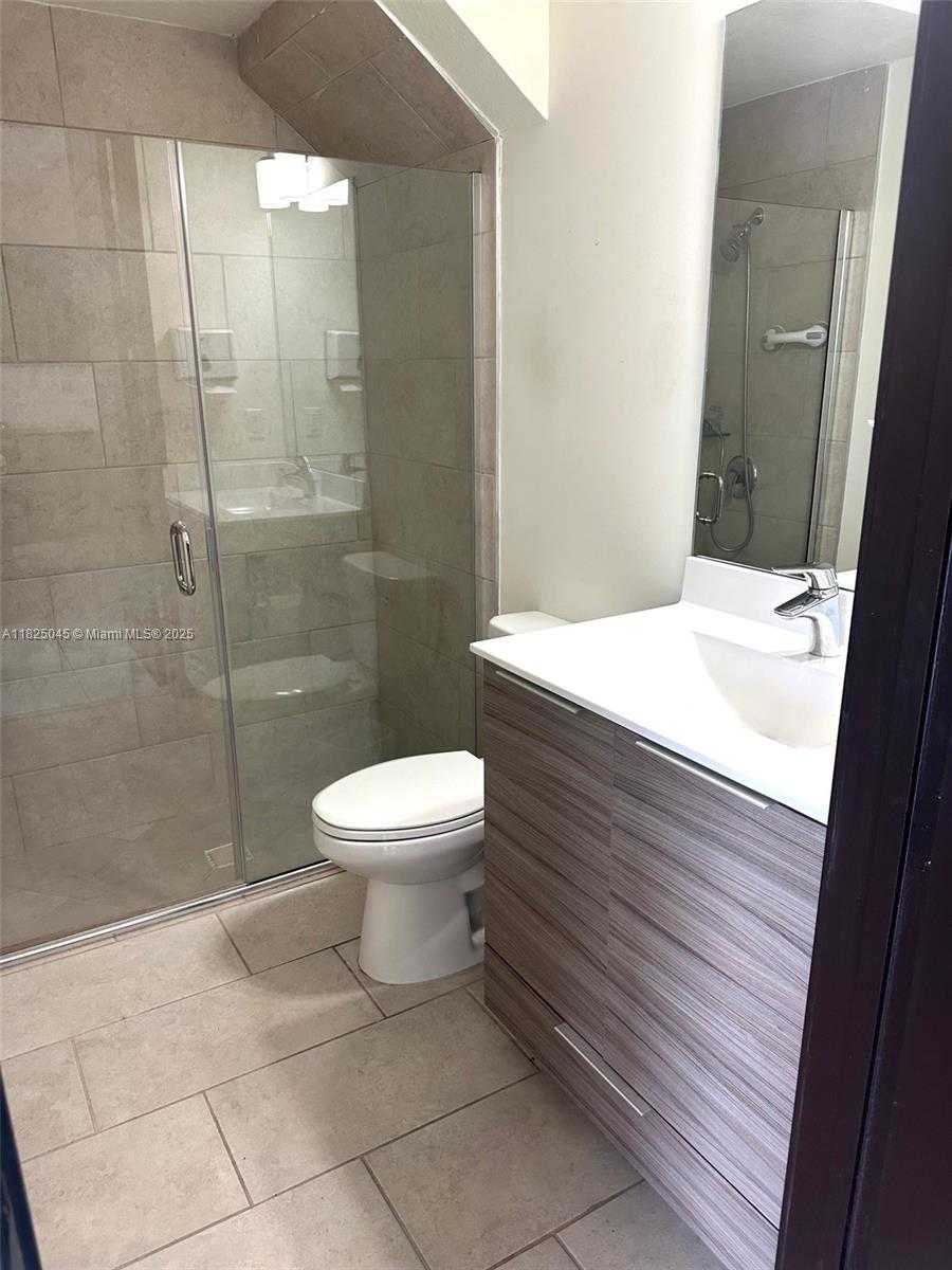 Small Image of 15965 NORTH WEST 91ST CT #15965, Miami Lakes Number 11