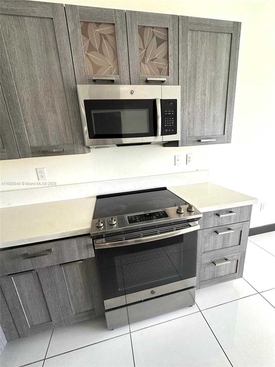 Small Image of 15965 NORTH WEST 91ST CT #15965, Miami Lakes Number 12