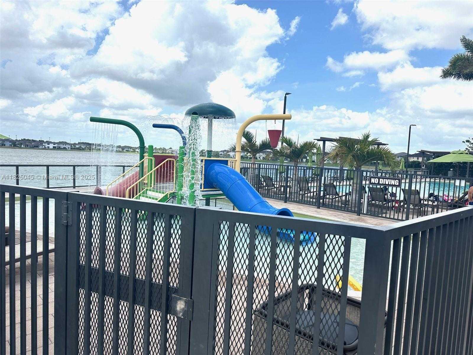 Small Image of 15965 NORTH WEST 91ST CT #15965, Miami Lakes Number 25