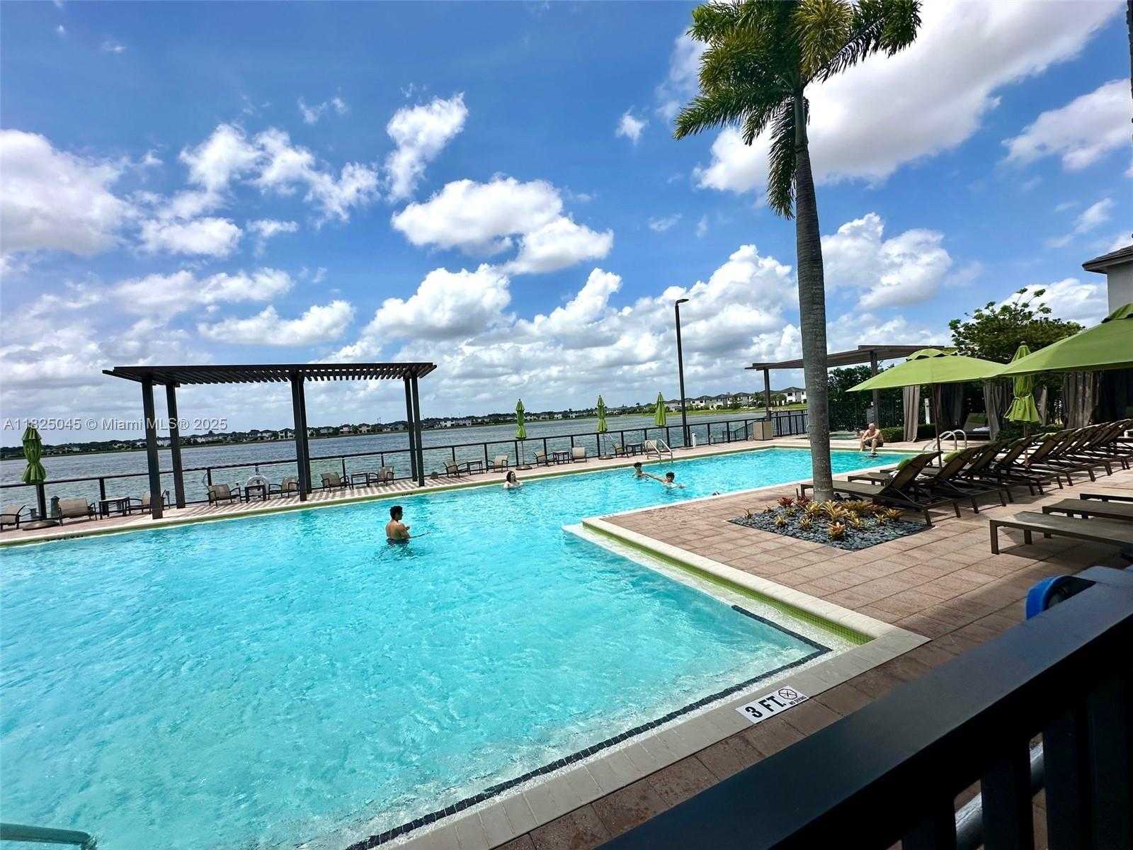 Small Image of 15965 NORTH WEST 91ST CT #15965, Miami Lakes Number 32