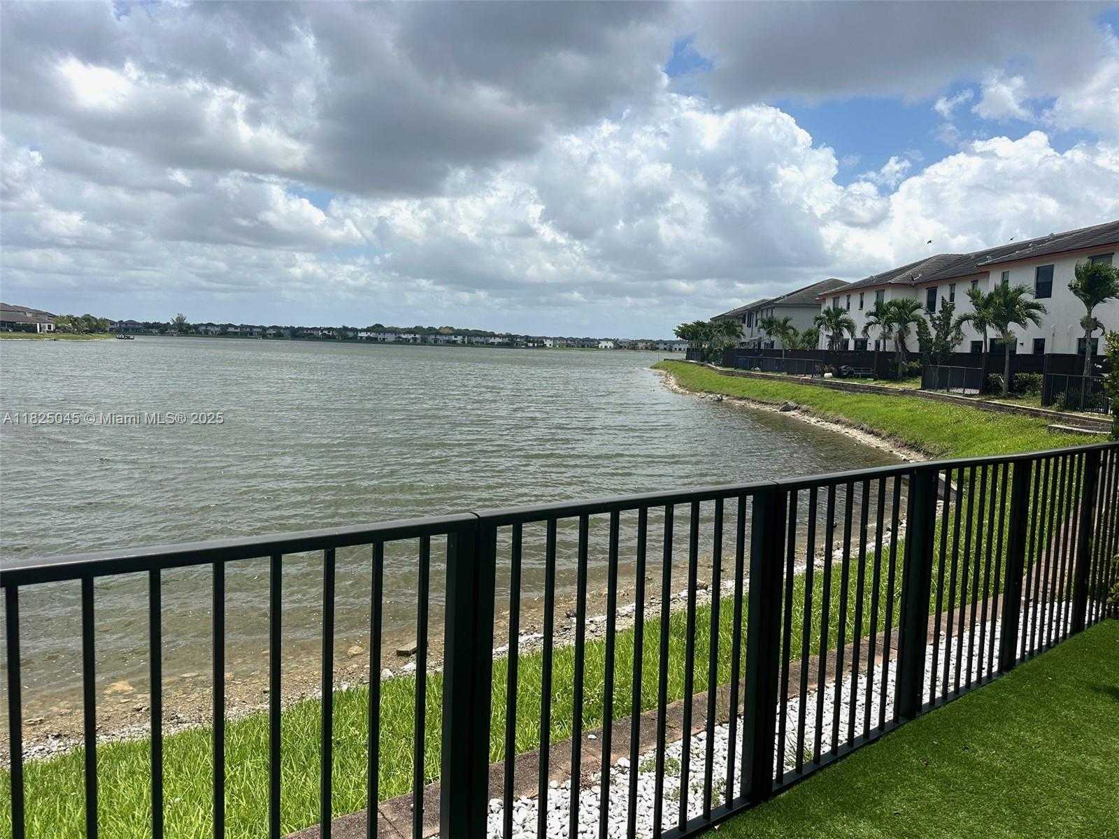 Small Image of 15965 NORTH WEST 91ST CT #15965, Miami Lakes Number 4