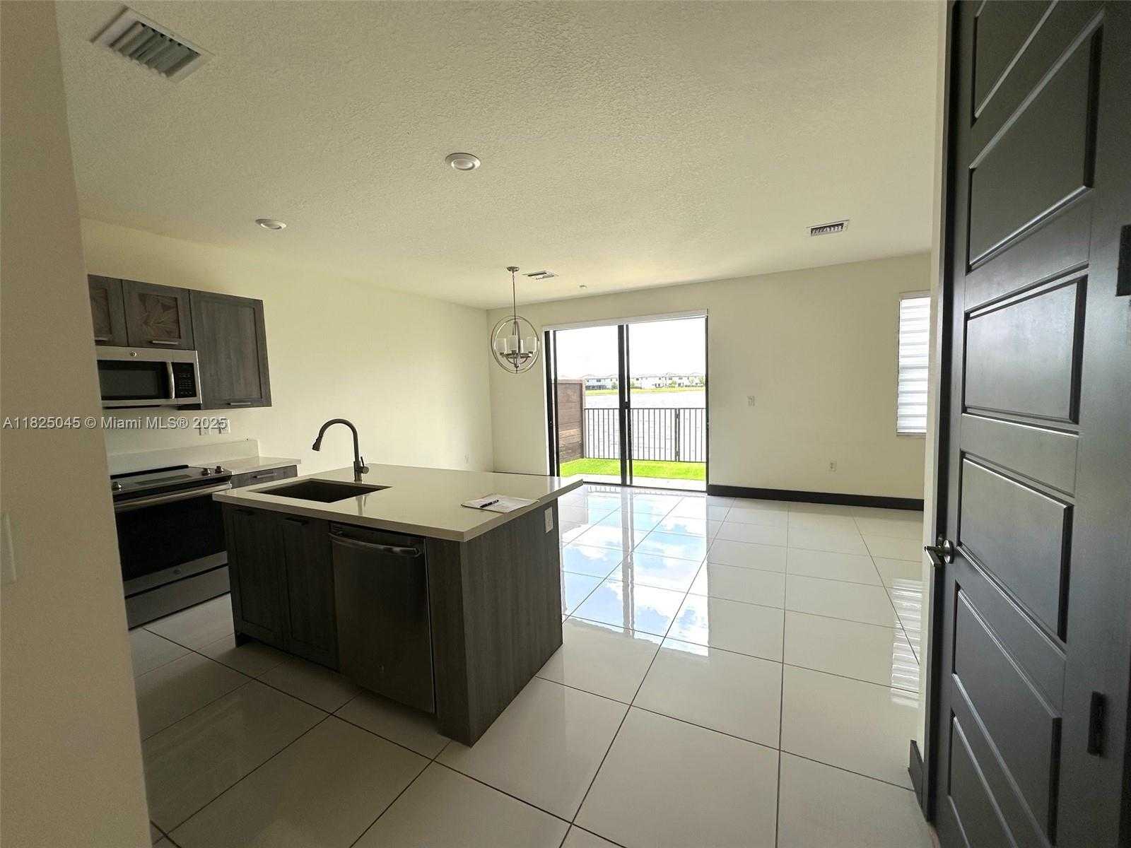 Small Image of 15965 NORTH WEST 91ST CT #15965, Miami Lakes Number 5