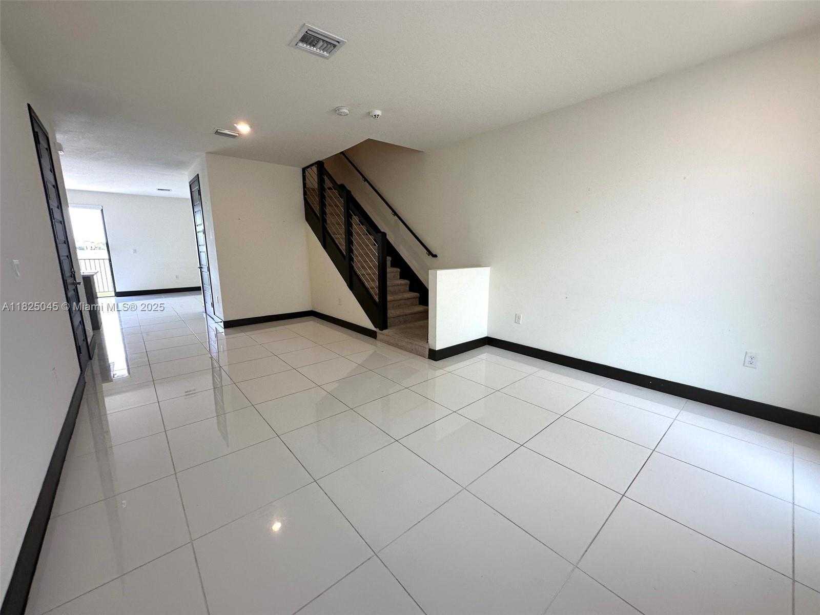 Small Image of 15965 NORTH WEST 91ST CT #15965, Miami Lakes Number 6