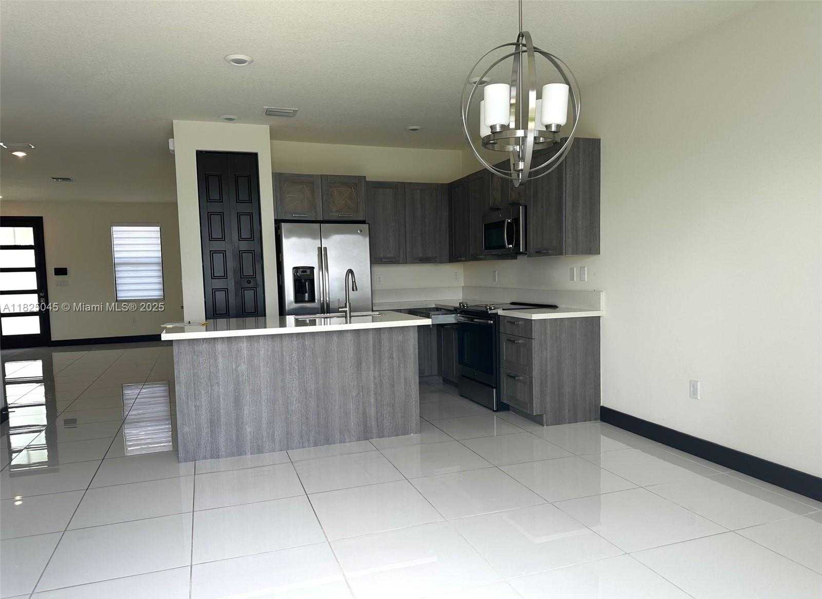 Small Image of 15965 NORTH WEST 91ST CT #15965, Miami Lakes Number 8
