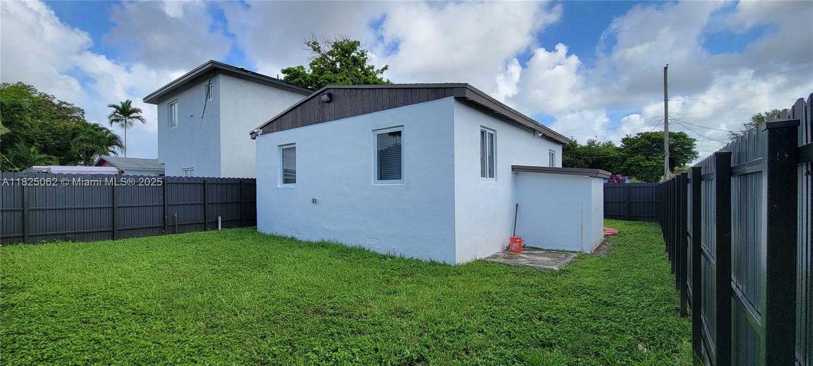Small Image of 1520 NORTH WEST 69TH ST, Miami Number 19