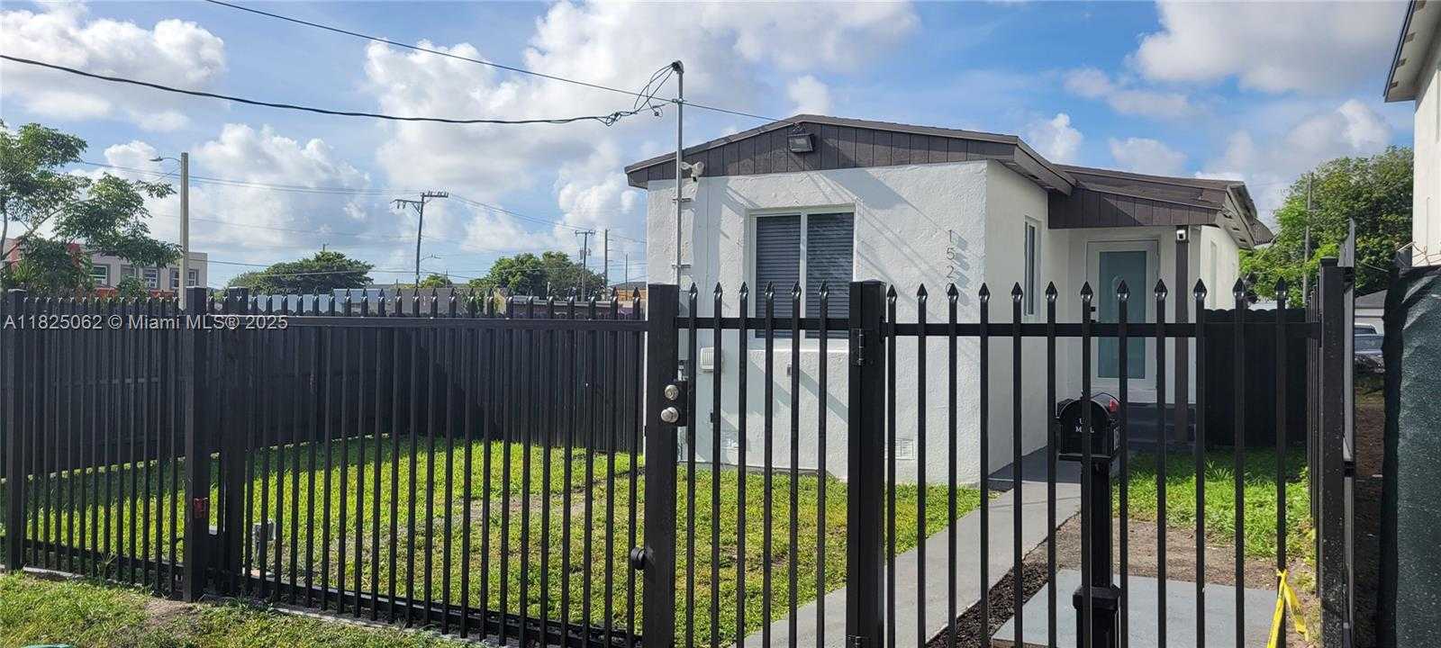 Small Image of 1520 NORTH WEST 69TH ST, Miami Number 2