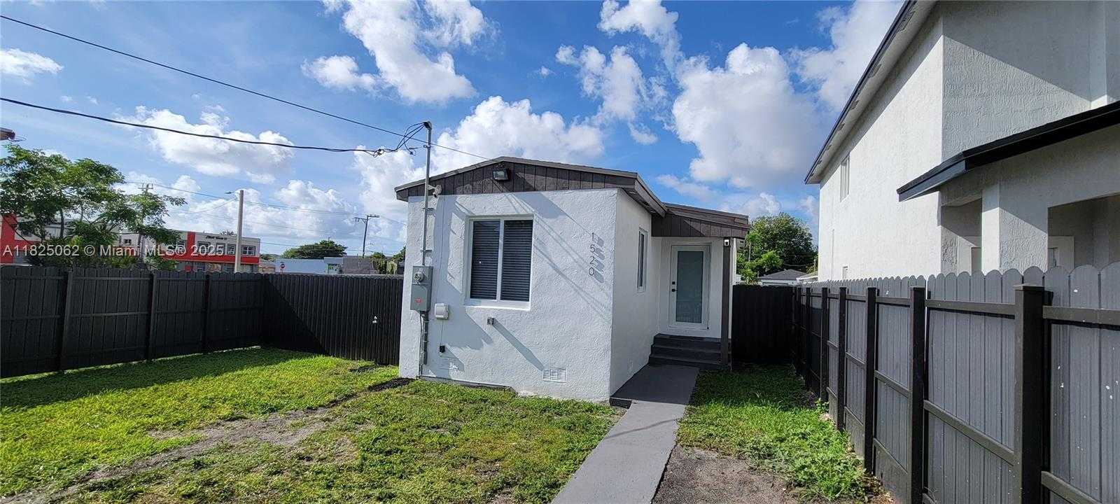 Small Image of 1520 NORTH WEST 69TH ST, Miami Number 3