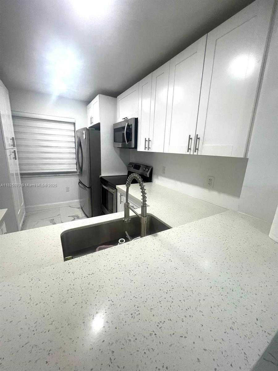 Small Image of 14213 SOUTH WEST 121ST PL #3, Miami Number 27
