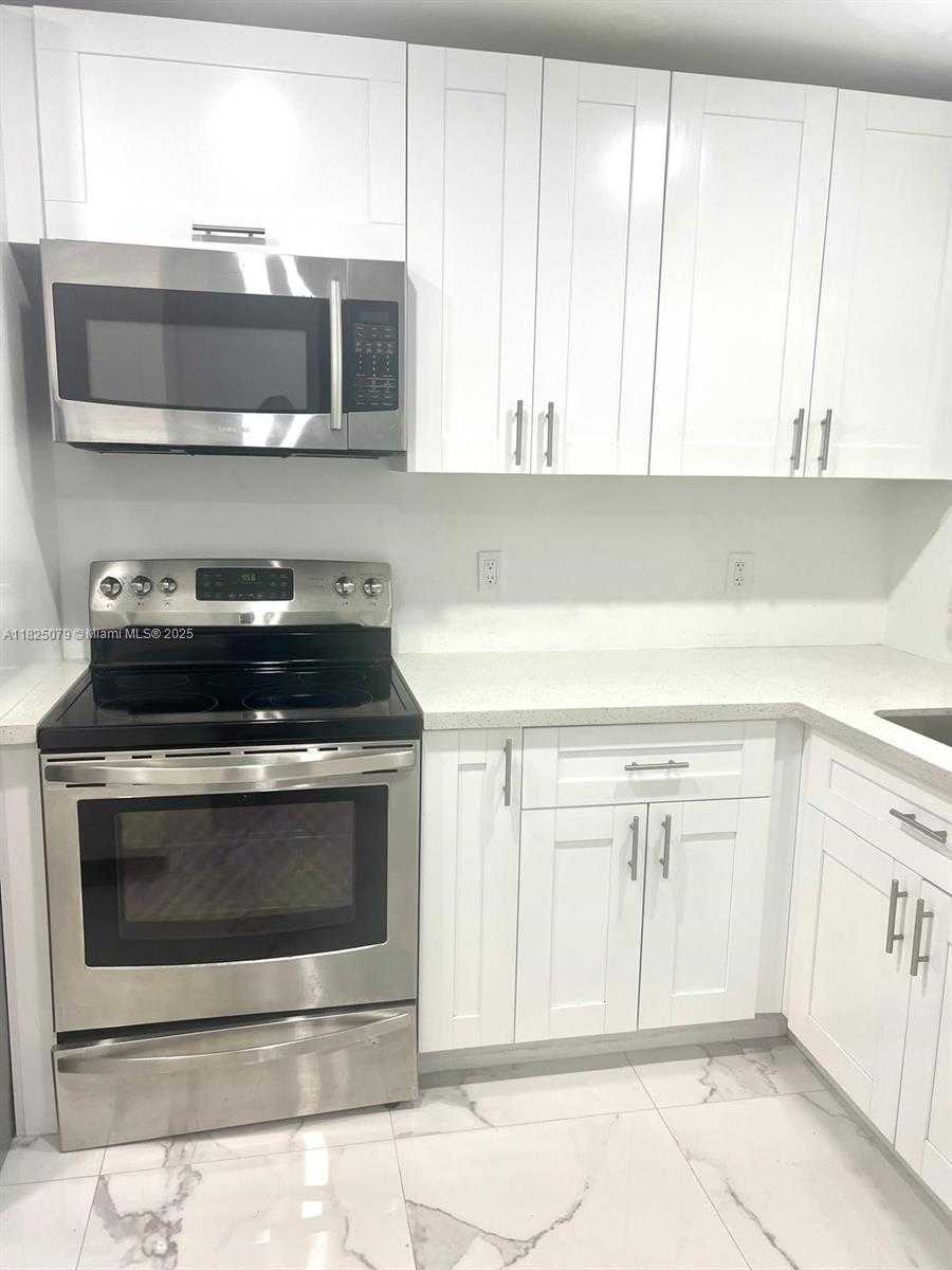 Small Image of 14213 SOUTH WEST 121ST PL #3, Miami Number 34